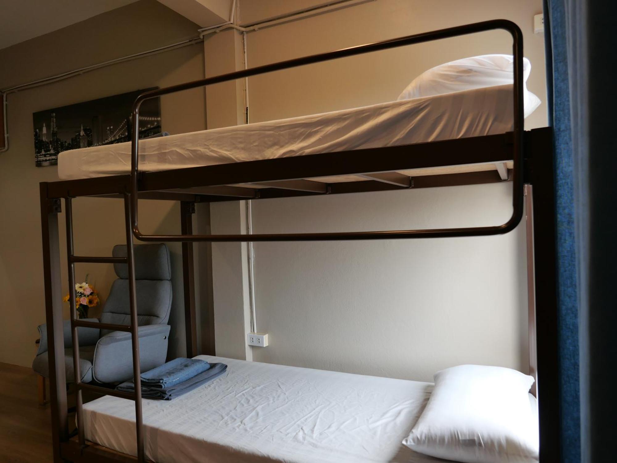 Films House Hostel 방샌 외부 사진