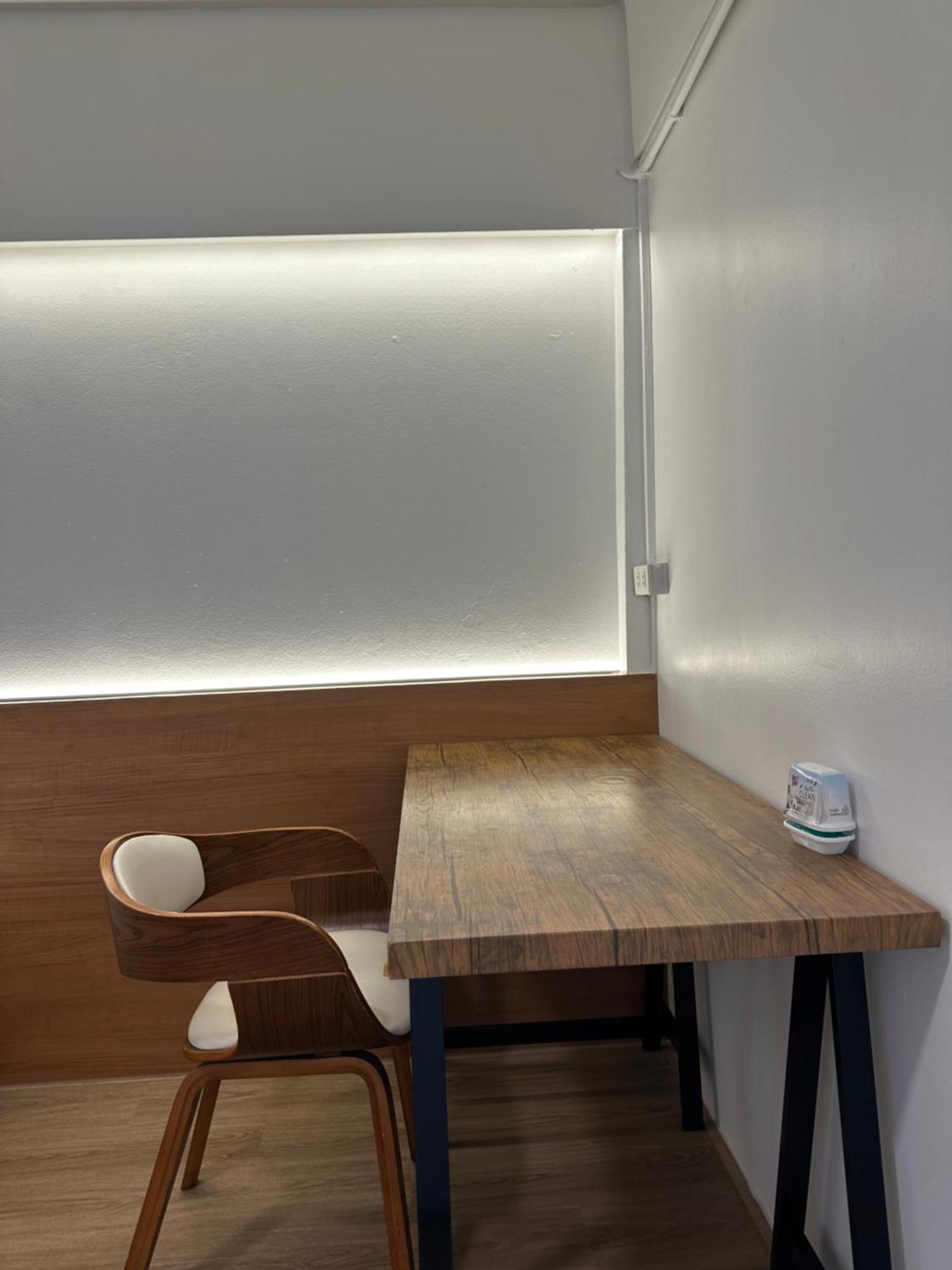 Films House Hostel 방샌 외부 사진